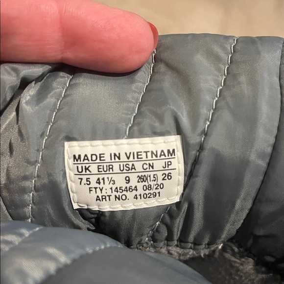 Salomon Gray and White Winter Boots - Picture 6 of 9